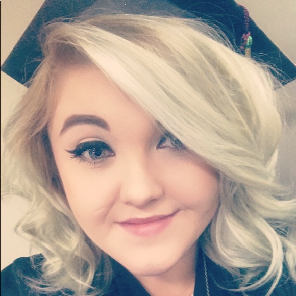 Meet your Posher, Alex - Picture 3 of 8